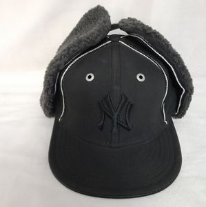 New Era MLB New York Yankees Black Winter Full Ear Cover Snow Rain Hat kid 6 1/2